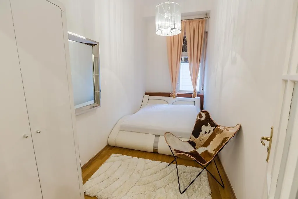 Apartment Vaci Utca Luxury Hotel Budapest