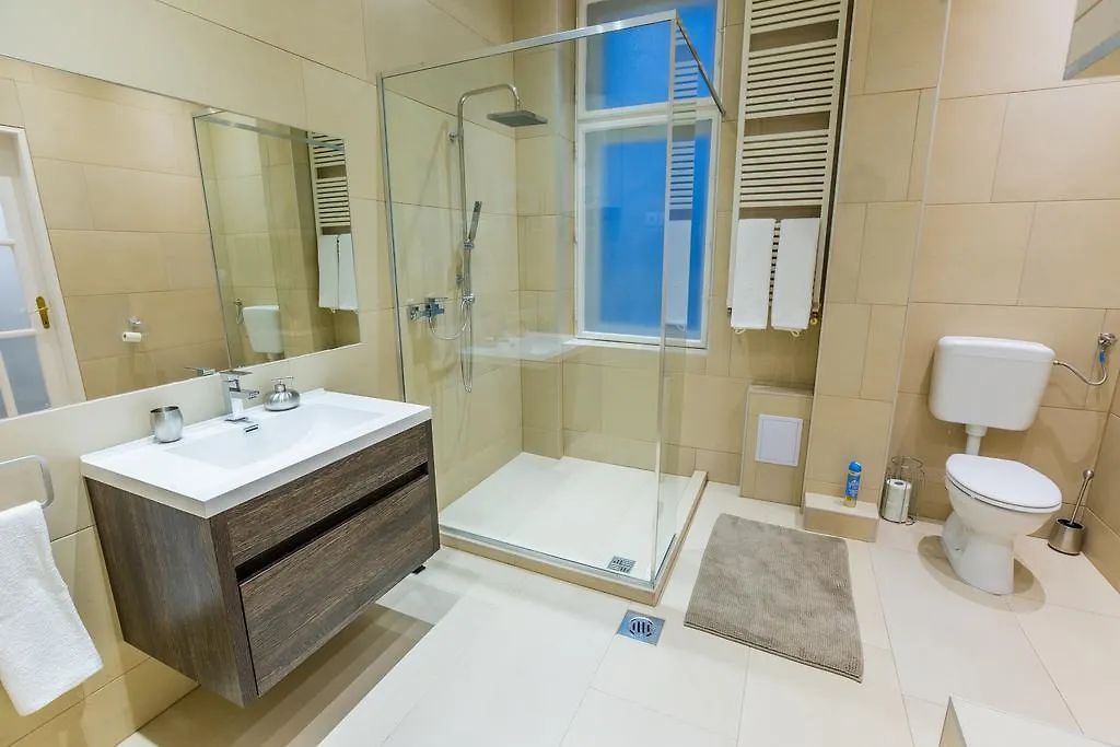 Vaci Utca Luxury Hotel Budapest Apartment