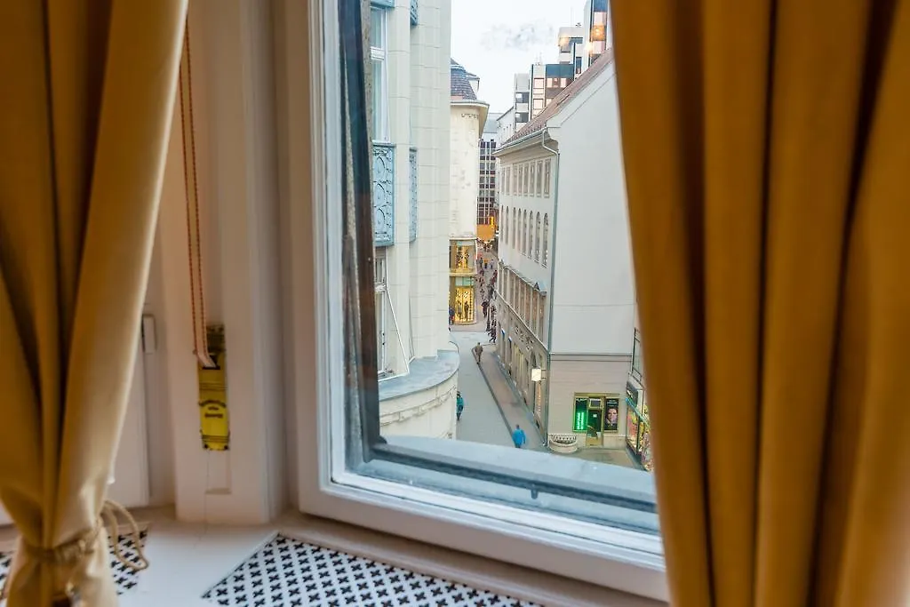 Vaci Utca Luxury Hotel Budapest Apartment
